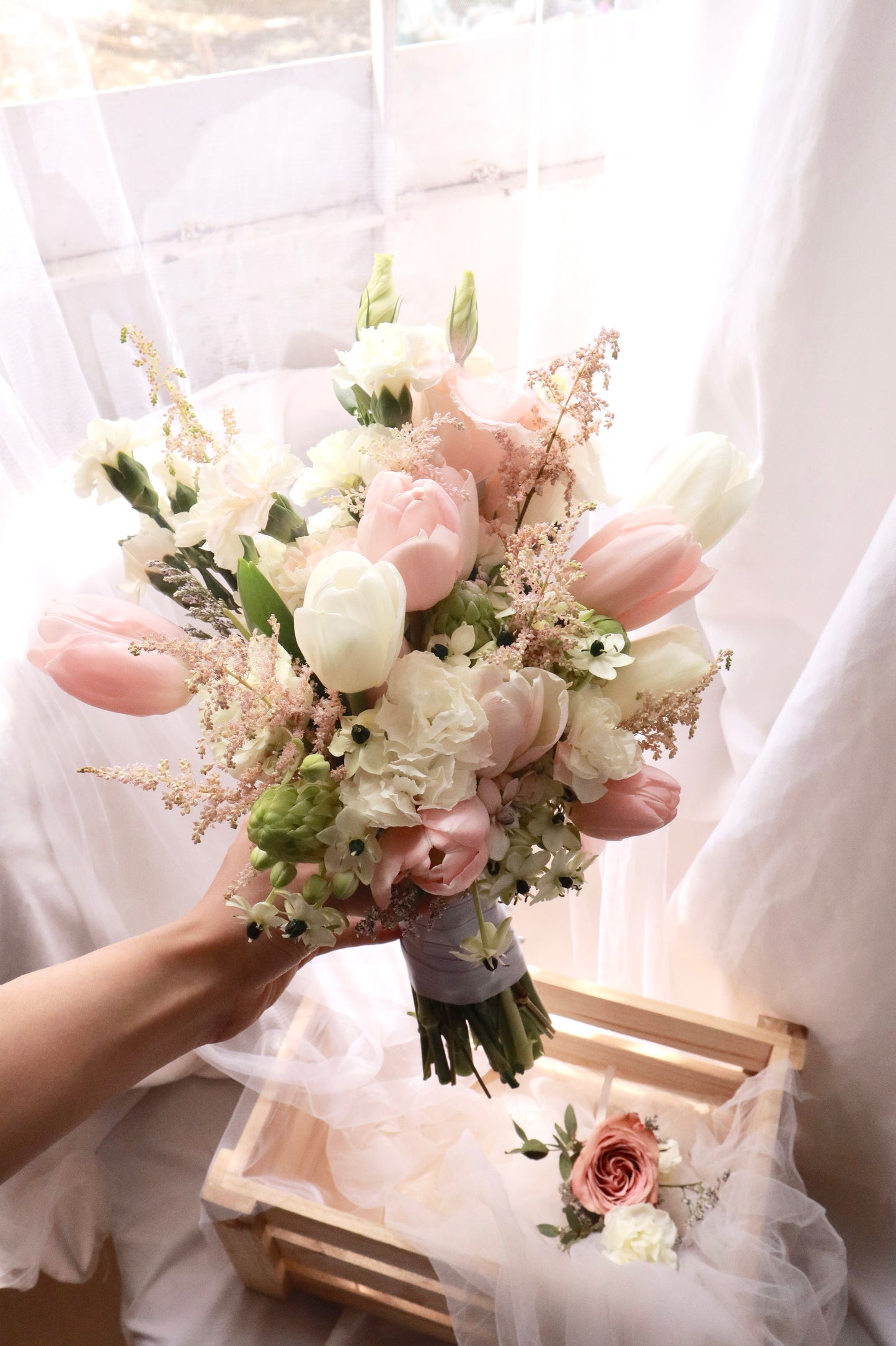 Ivory Kiss Bridal Wedding Bouquet