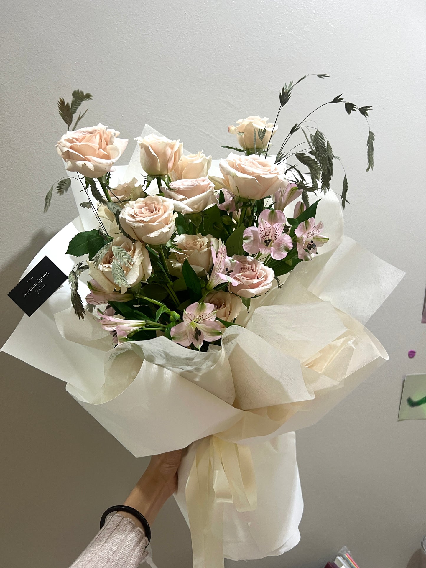 Evelyn Quicksand Roses Mixed Bouquet