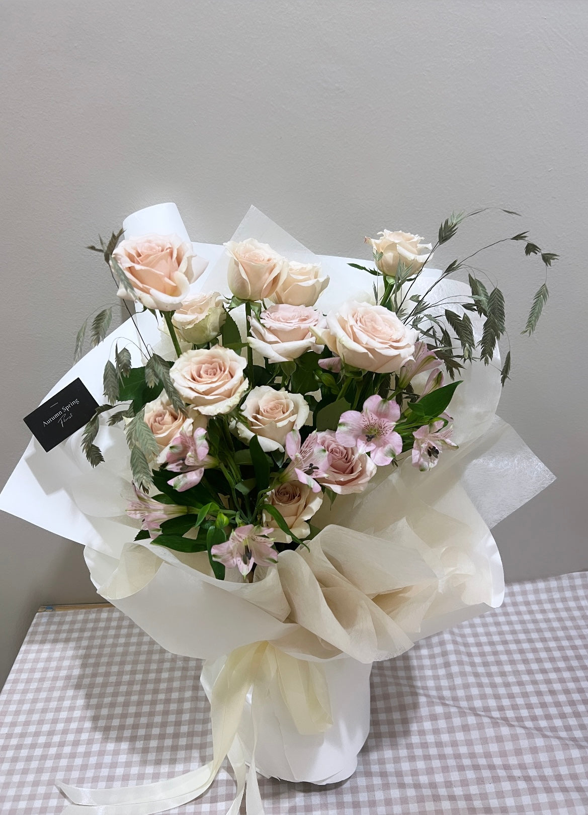 Evelyn Quicksand Roses Mixed Bouquet