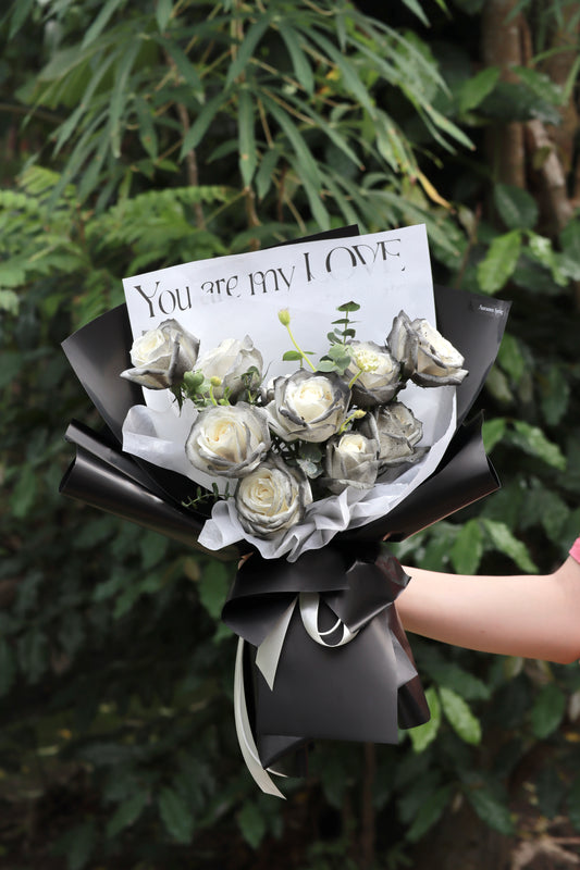 Benjamin Black Rose Bouquet