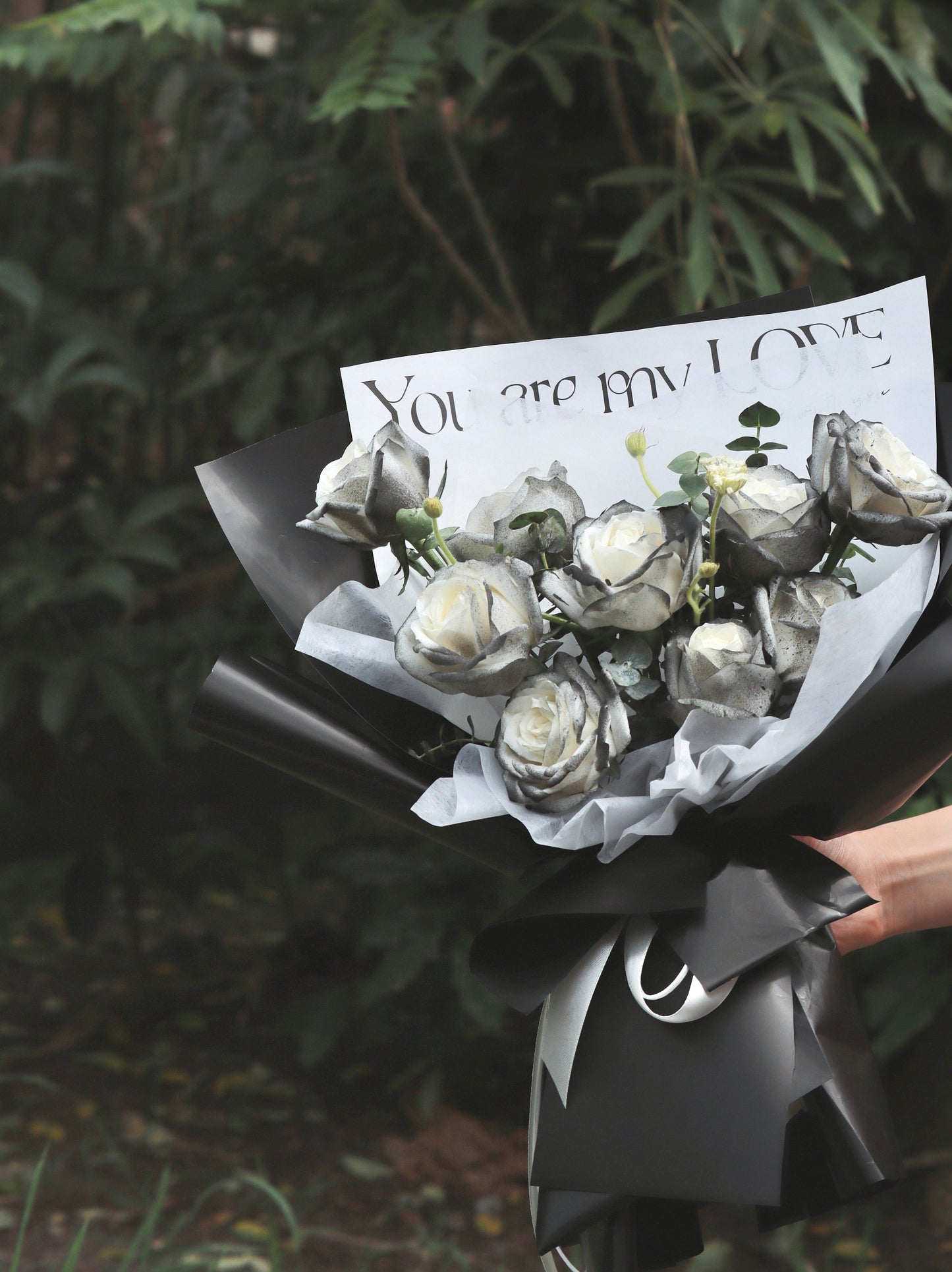 Benjamin Black Rose Bouquet