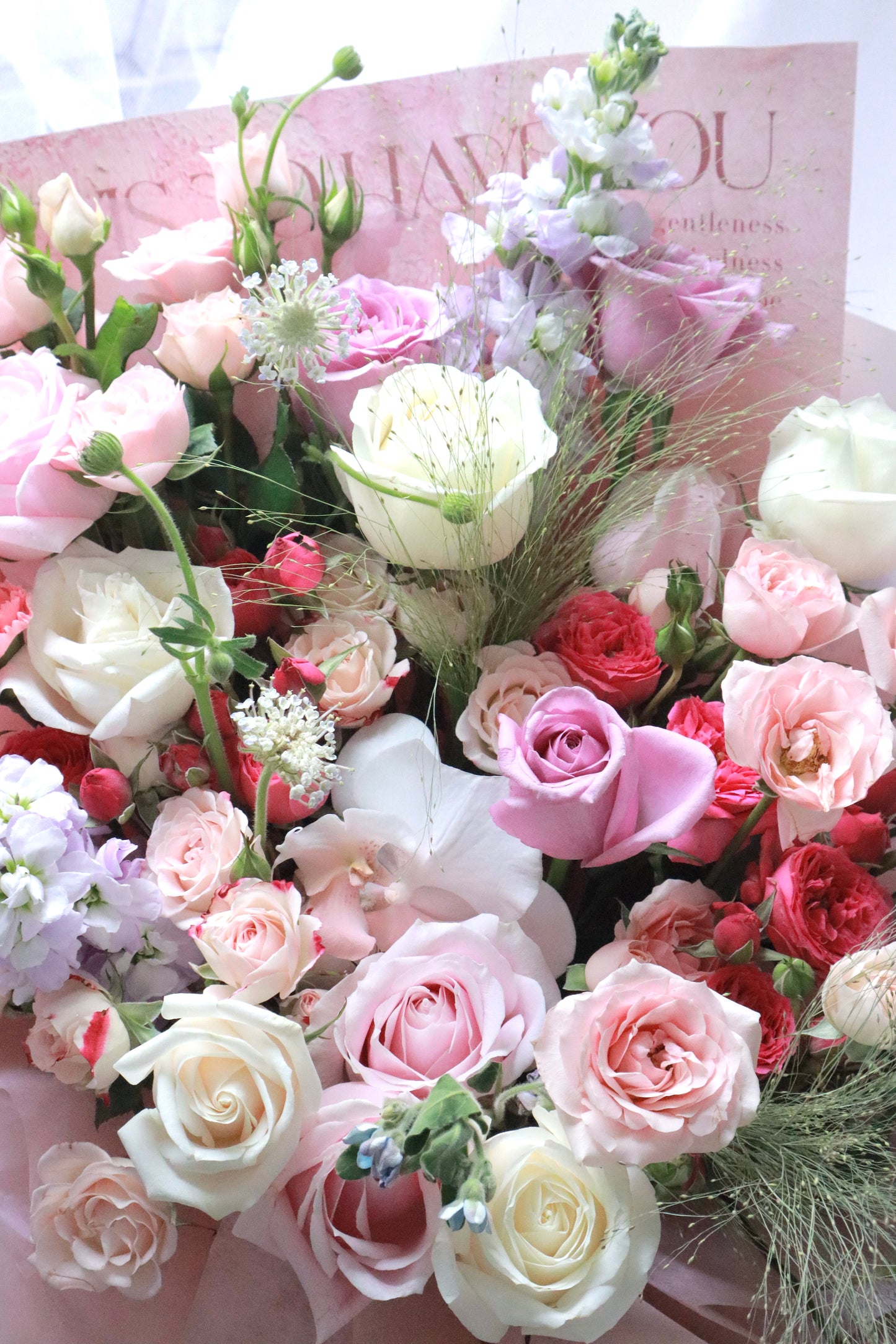 Ladyboss roses mixed flower Bouquets
