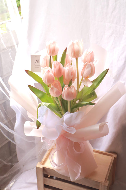 Reese Peach Dyed Tulip Bouquet