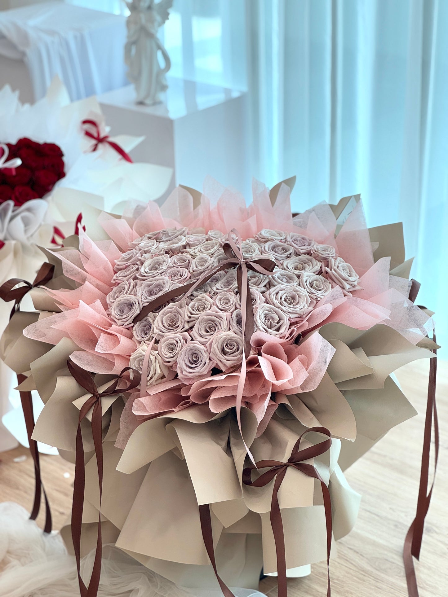 You are my only one 52 Blush Menta Roses