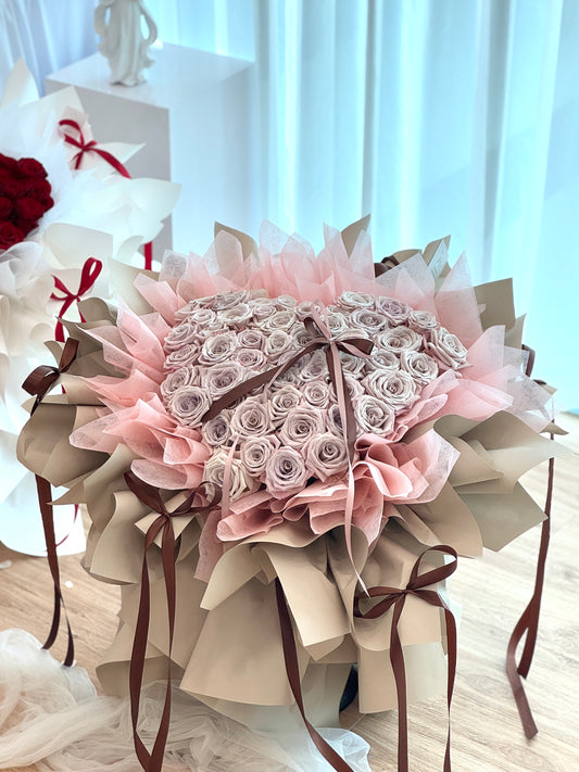 You are my only one 52 Blush Menta Roses