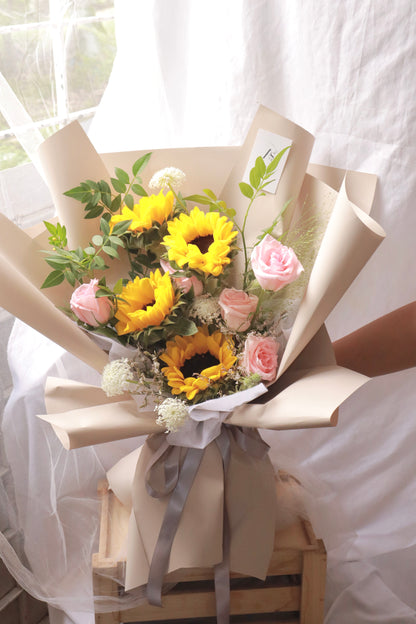 Dapne Sunflower Bouquet