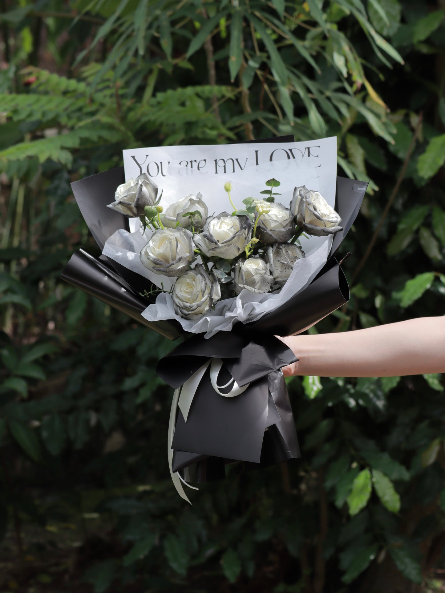 Benjamin Black Rose Bouquet