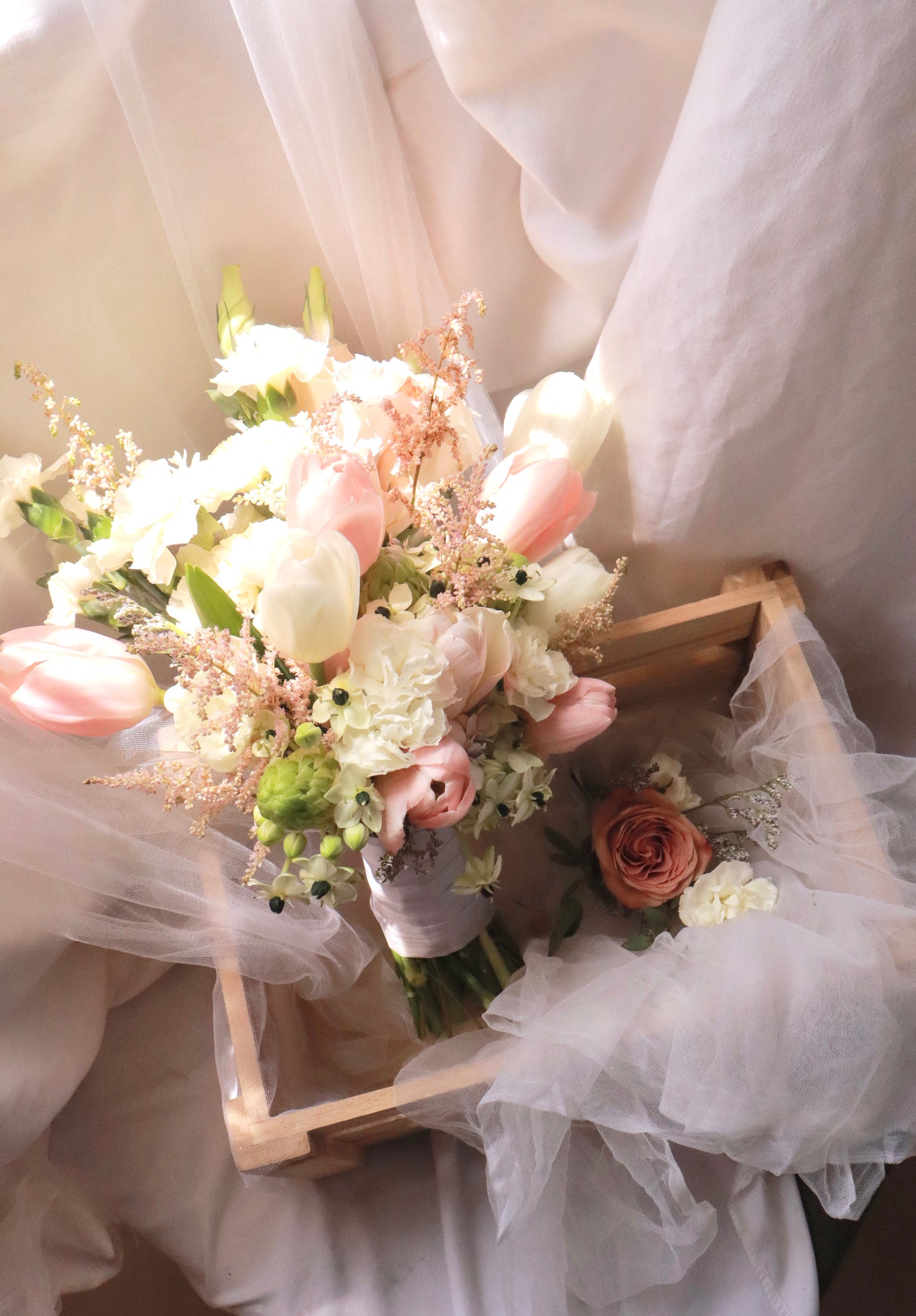 Ivory Kiss Bridal Wedding Bouquet