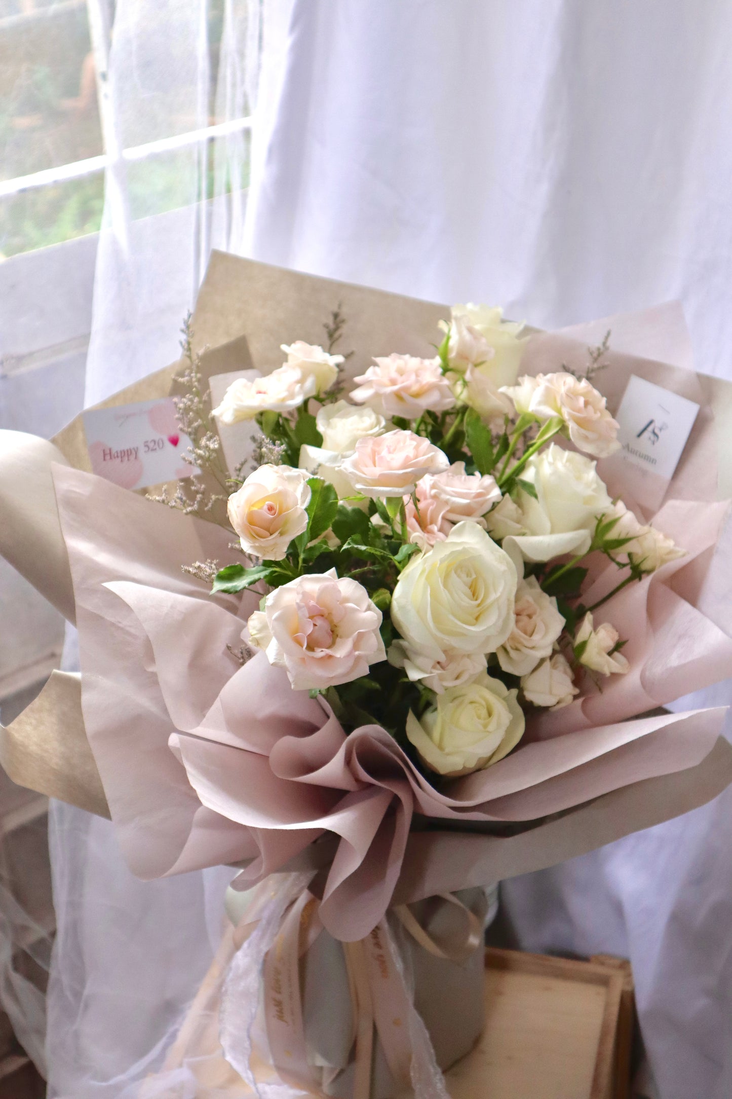 December White Pink Rose Bouquet