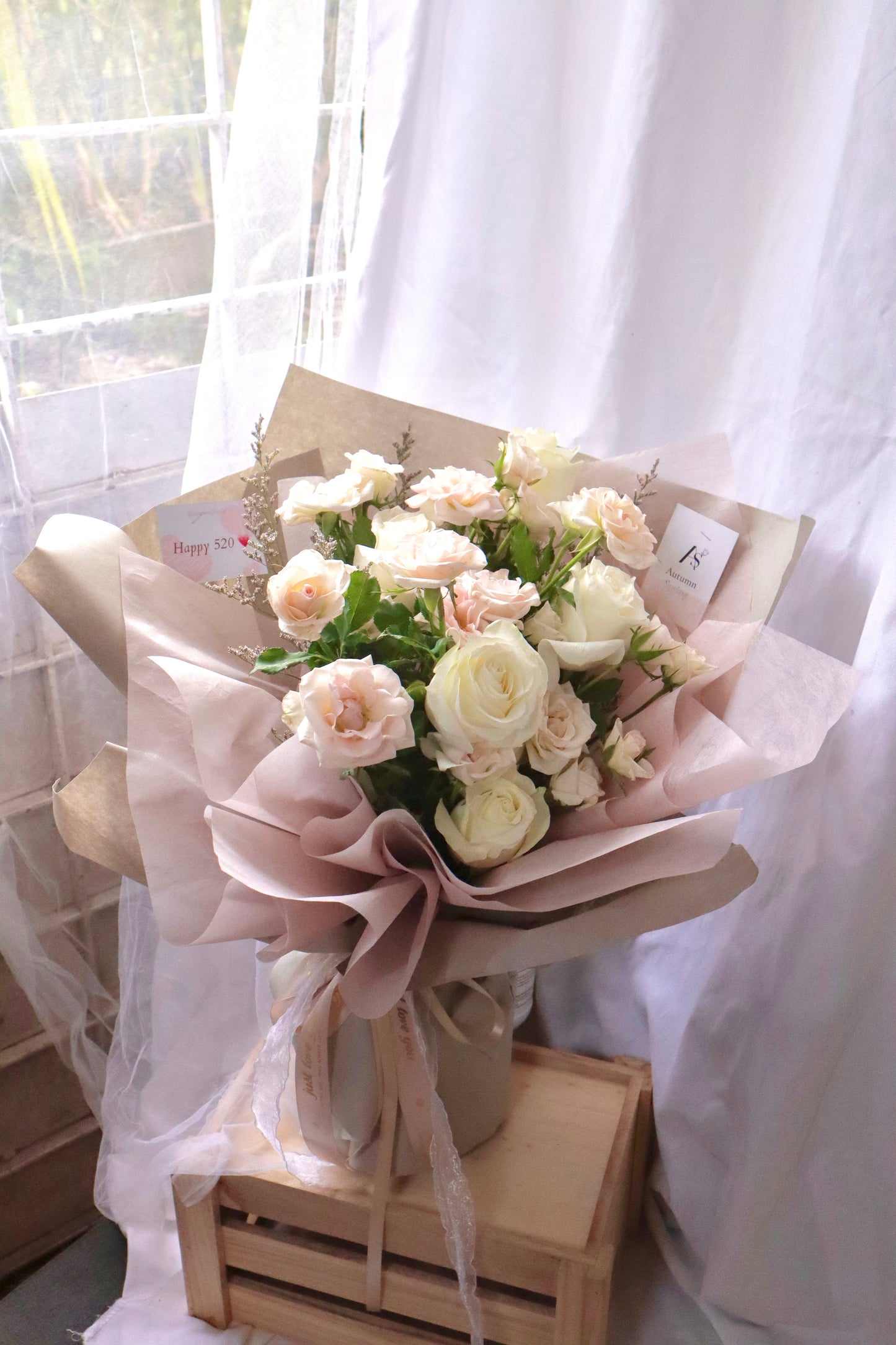 December White Pink Rose Bouquet