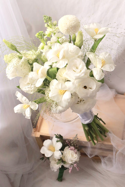 Snowy White Bridal Wedding Bouquet