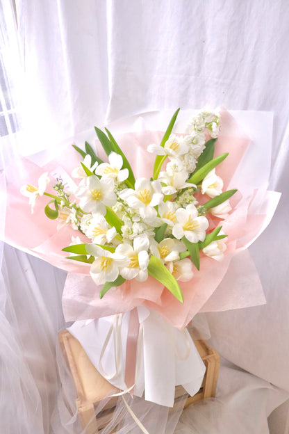 White Delight Mixed Tulip  Bouquet