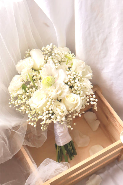 Hera White Bridal Bouquet