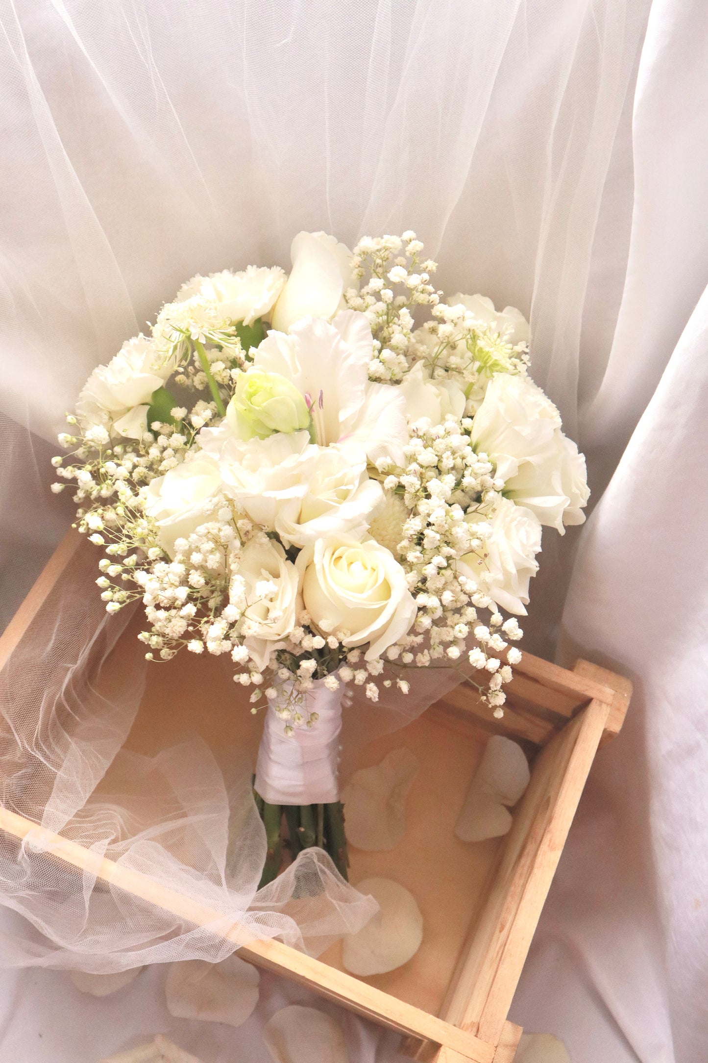 Hera White Bridal Bouquet