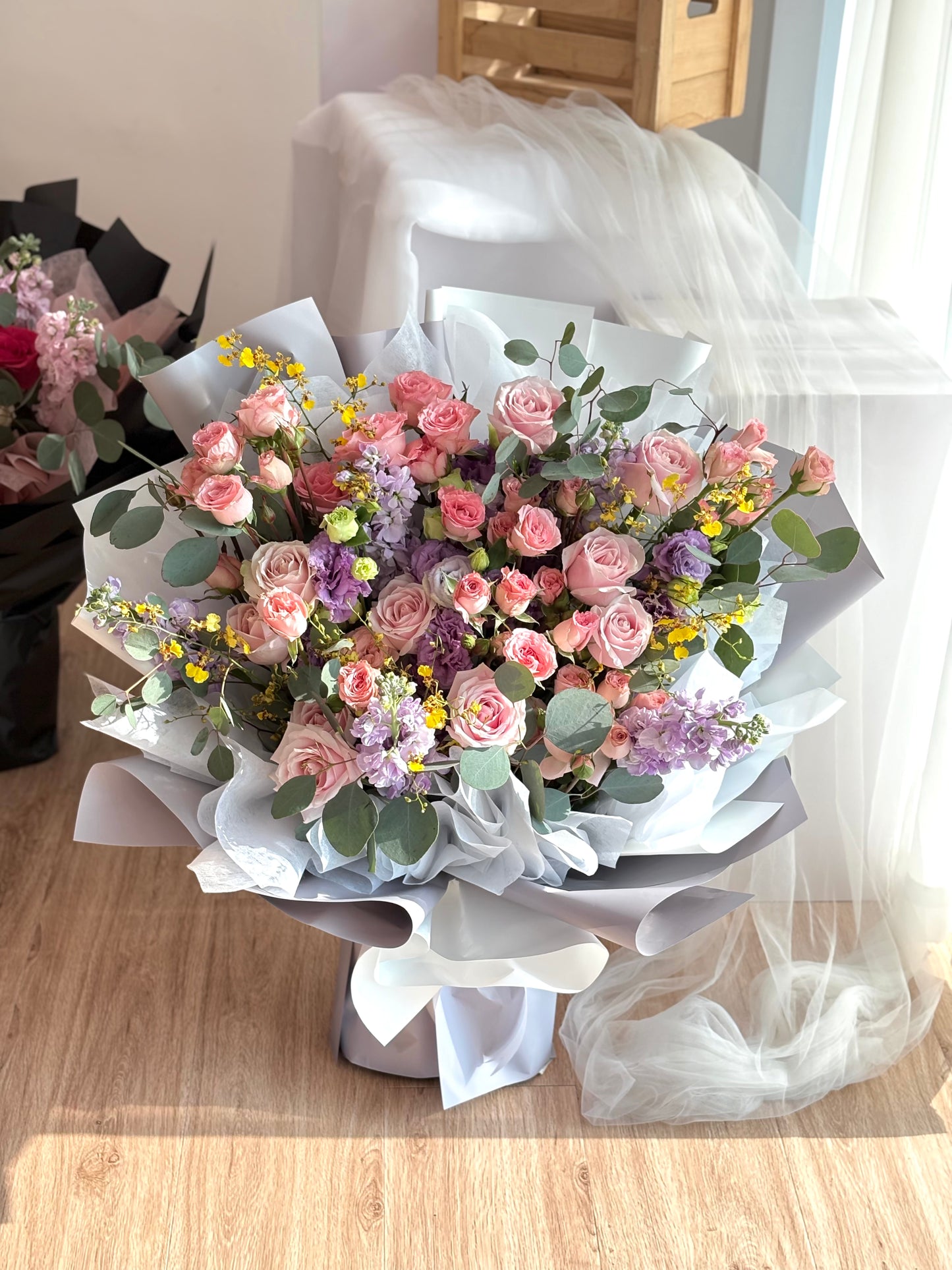 Fantasy XL size Mixed Flower Bouquet