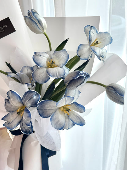 Orean Dyed Blue Tulips Bouquet