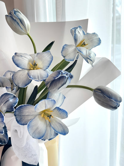 Orean Dyed Blue Tulips Bouquet
