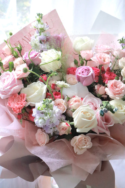 Ladyboss roses mixed flower Bouquets