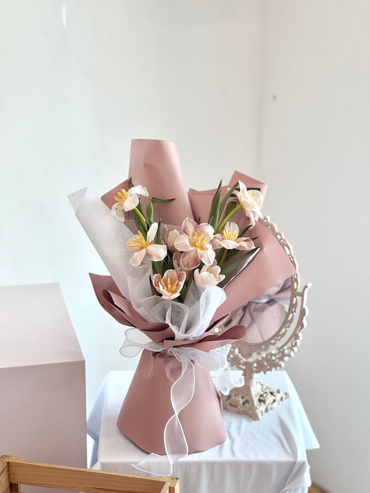 Vintage Dyed Brownie Tulip Bouquet