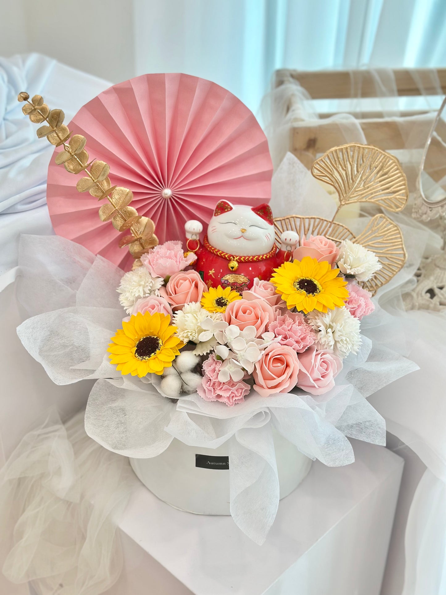 Fortune cat Lucky Soap Opening Flower Box